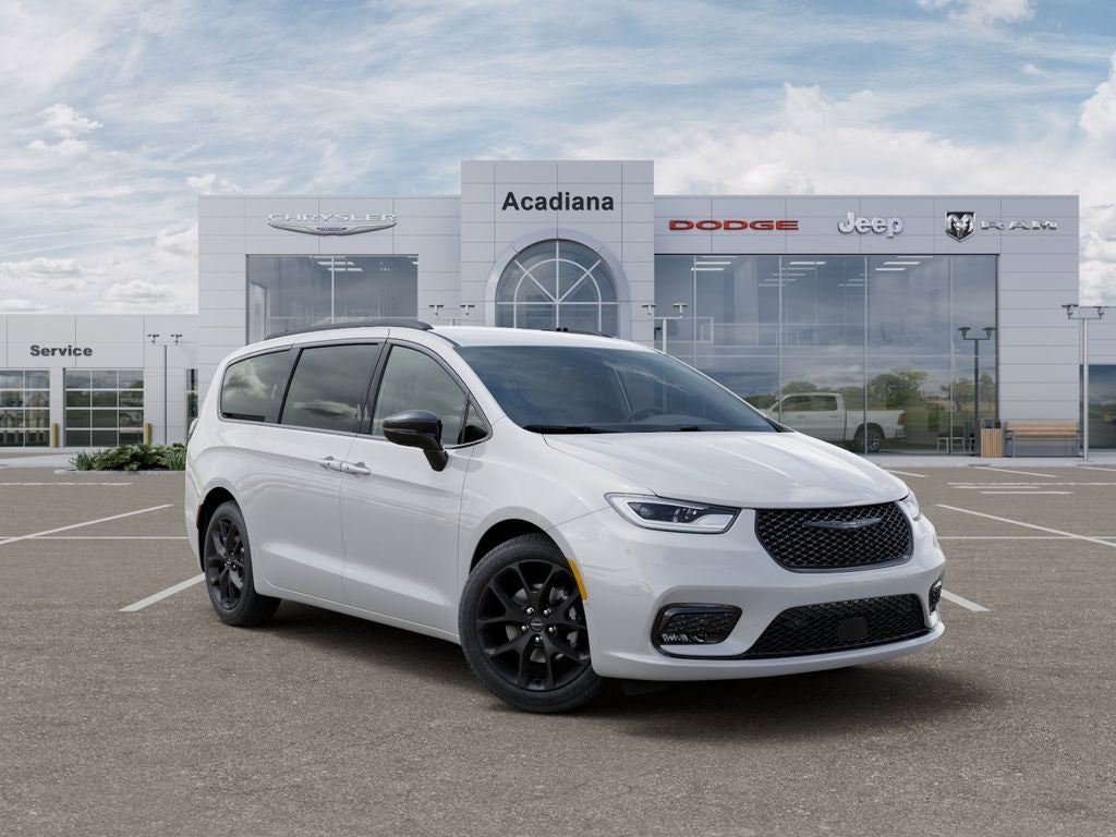 2026 Chrysler Pacifica Select in Bright White Clear-Coat Exterior Paint — front three-quarter view
